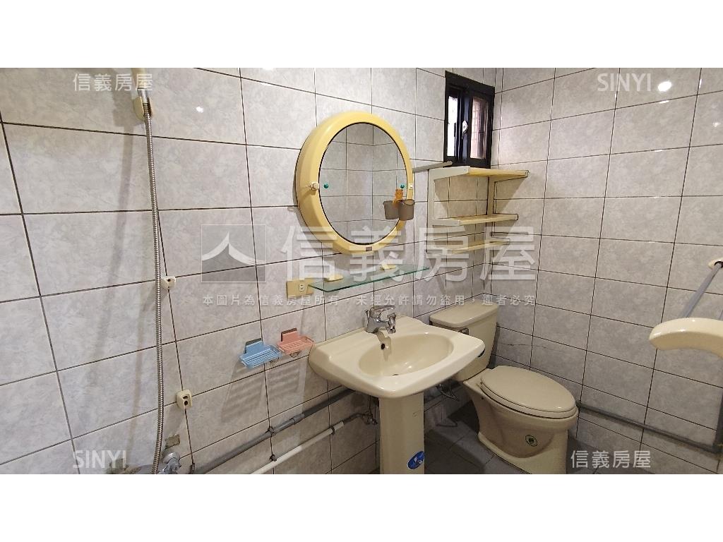 台北小城獨棟邊間大店面房屋室內格局與周邊環境