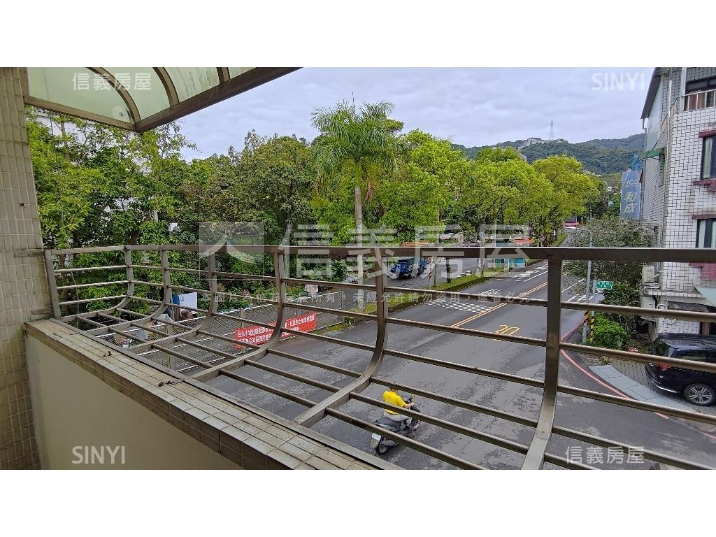 台北小城獨棟邊間大店面房屋室內格局與周邊環境