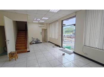 台北小城獨棟邊間大店面