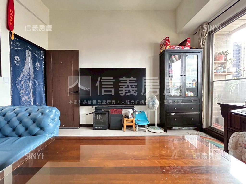 松山站高樓景觀車位房屋室內格局與周邊環境