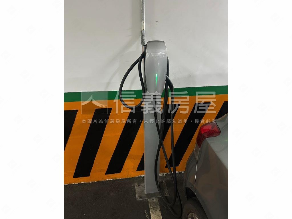 賽茵斯三房雙平車一充電房屋室內格局與周邊環境