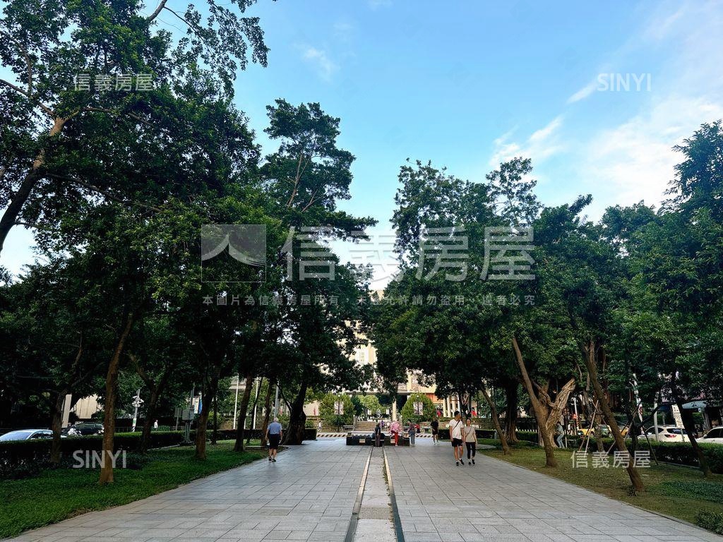 賽茵斯三房雙平車一充電房屋室內格局與周邊環境