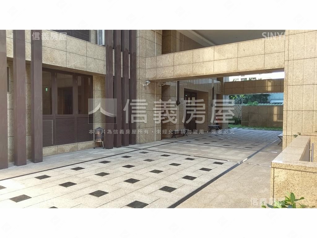 正三民路店霸房屋室內格局與周邊環境