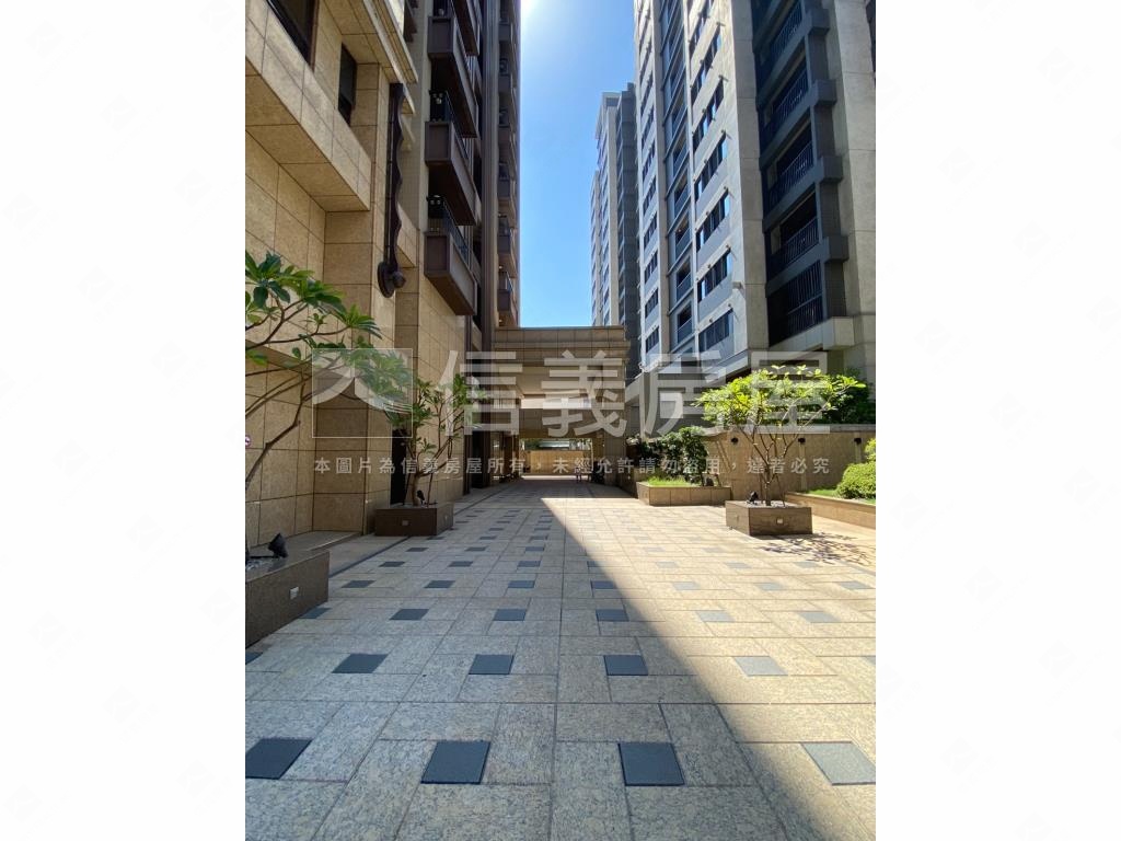 正三民路店霸房屋室內格局與周邊環境