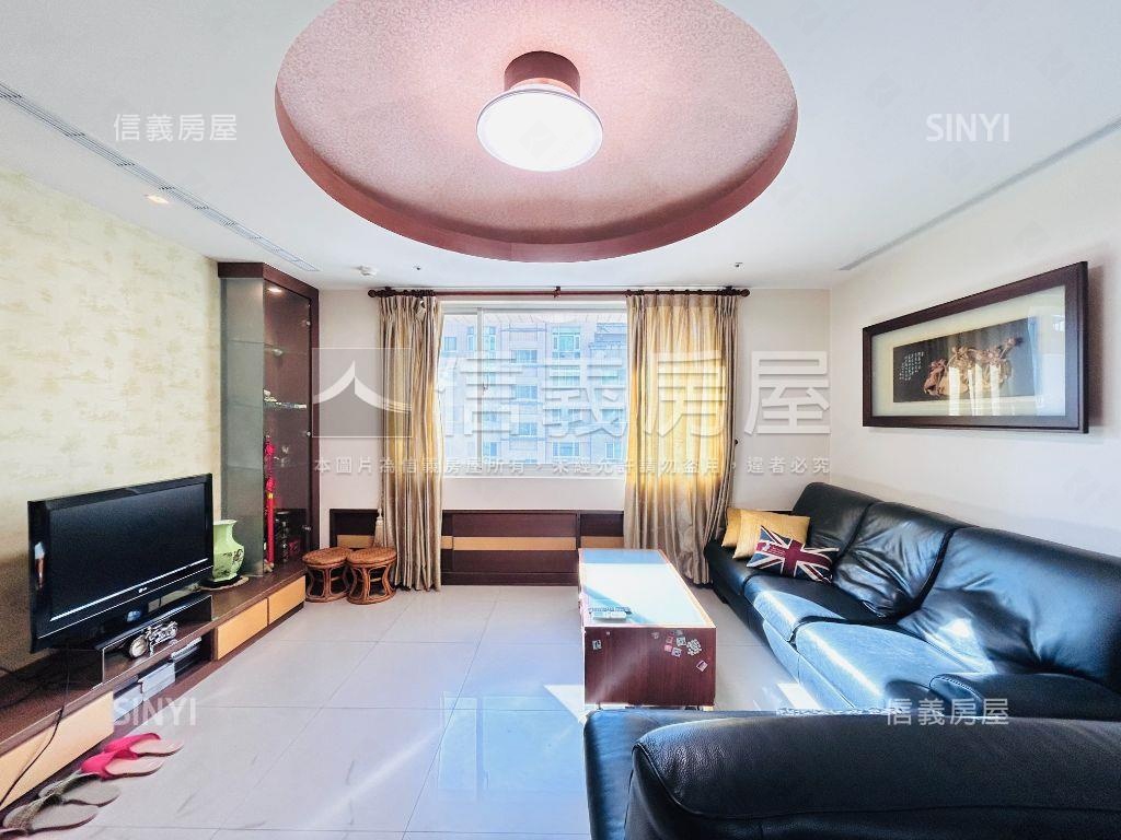 發現紐約四房車位房屋室內格局與周邊環境