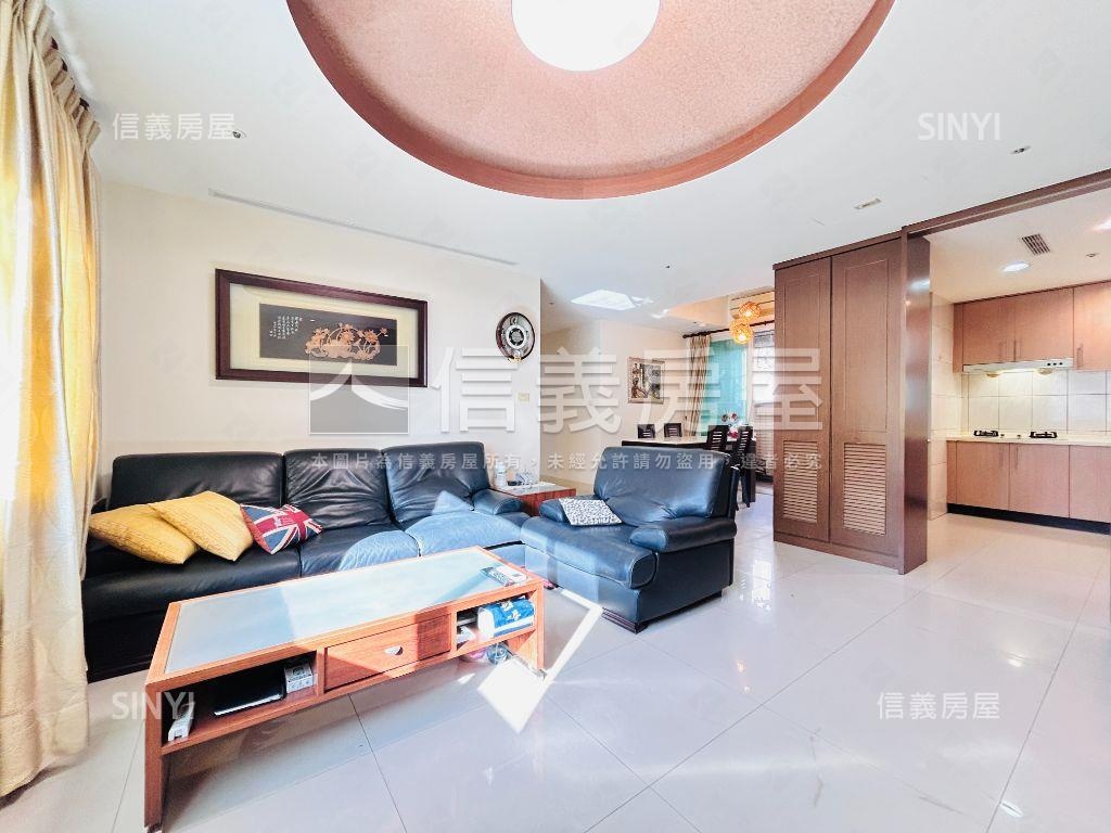 發現紐約四房車位房屋室內格局與周邊環境