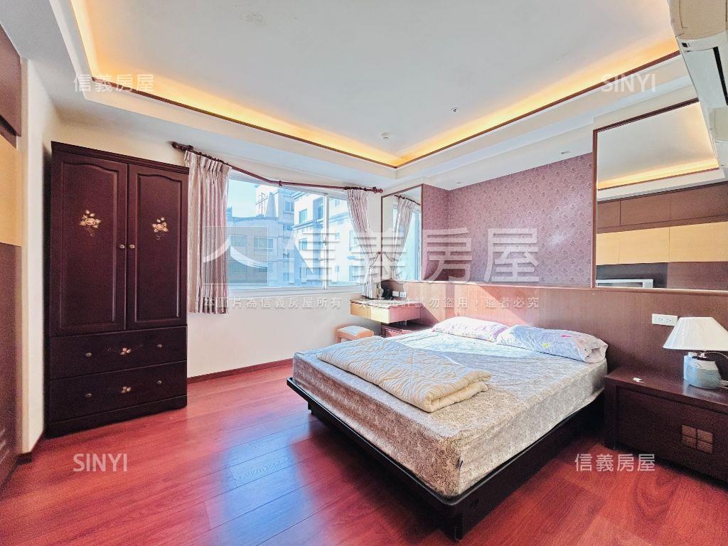 發現紐約四房車位房屋室內格局與周邊環境