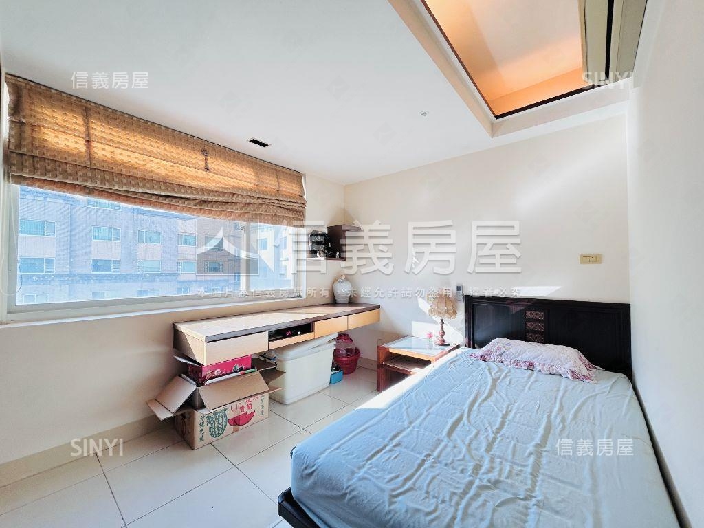 發現紐約四房車位房屋室內格局與周邊環境