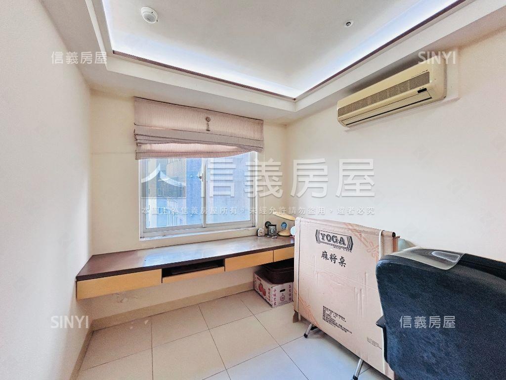 發現紐約四房車位房屋室內格局與周邊環境