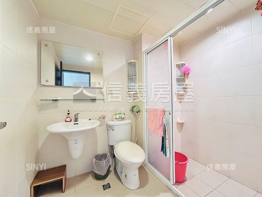 發現紐約四房車位房屋室內格局與周邊環境