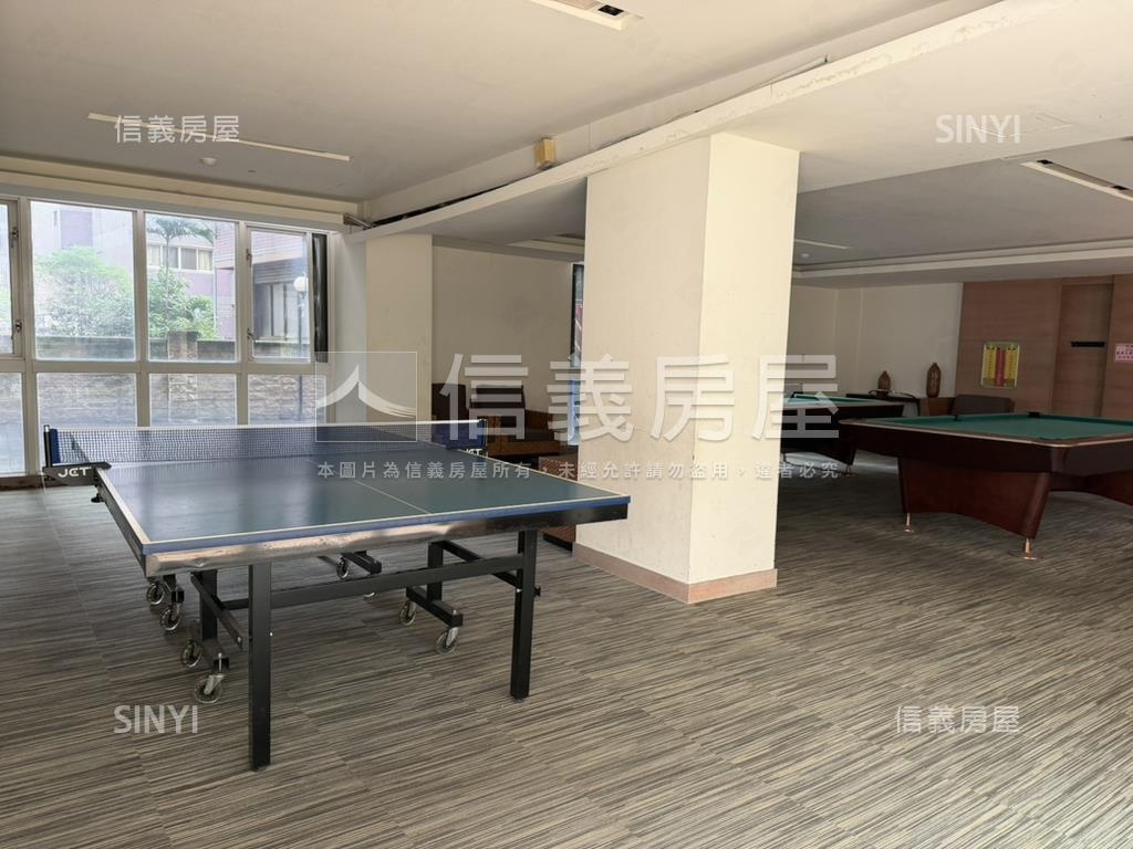 發現紐約四房車位房屋室內格局與周邊環境