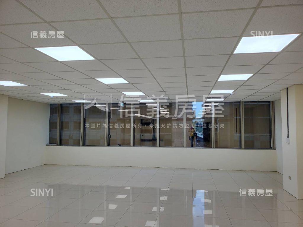 湯城寬敞辦公附車位房屋室內格局與周邊環境