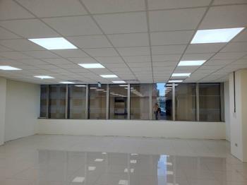 湯城寬敞辦公附車位