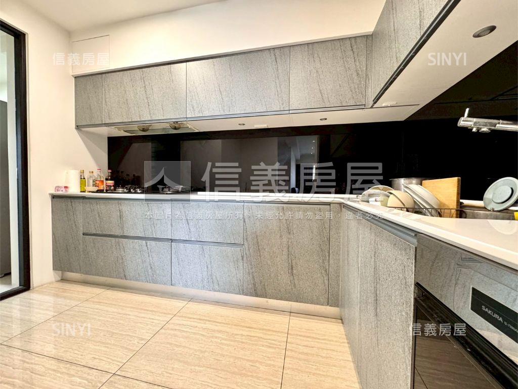 【鉅虹】正四房連號雙平車房屋室內格局與周邊環境