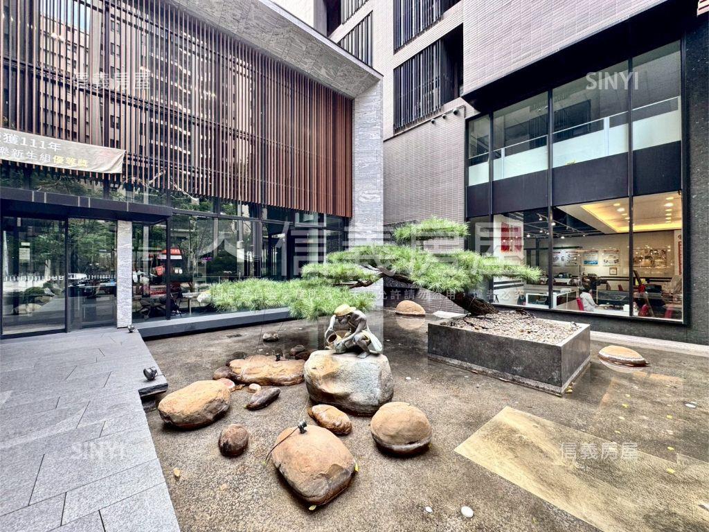 【鉅虹】正四房連號雙平車房屋室內格局與周邊環境