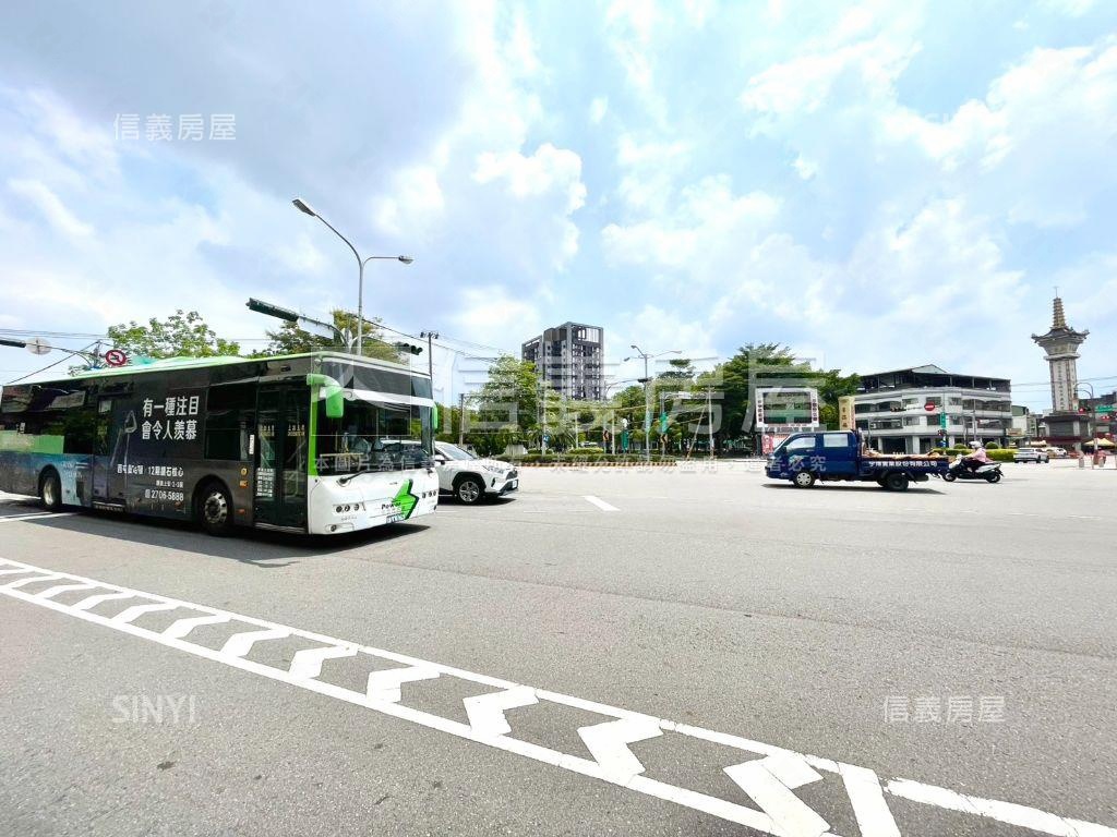 東區吃市透天旺店面房屋室內格局與周邊環境
