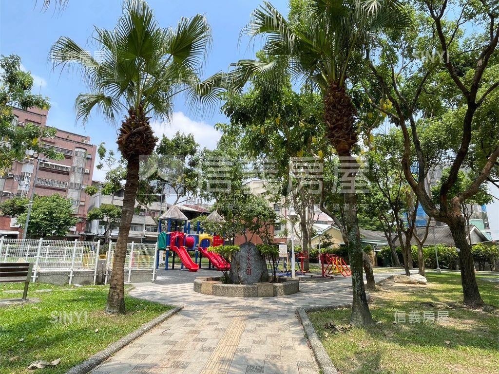 近１４期兩房平車棒房屋室內格局與周邊環境