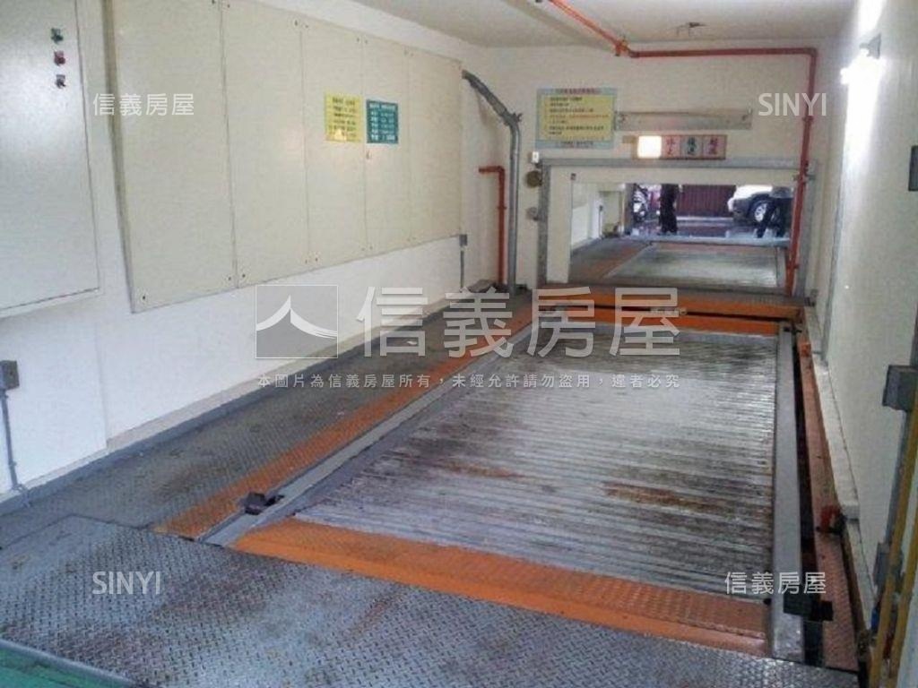 誠售吉鑽獨立車位可以試停房屋室內格局與周邊環境