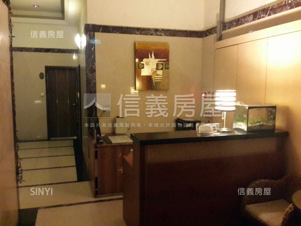 誠售吉鑽獨立車位可以試停房屋室內格局與周邊環境