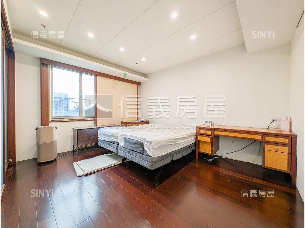 閱讀歐洲帝王景觀大戶房屋室內格局與周邊環境
