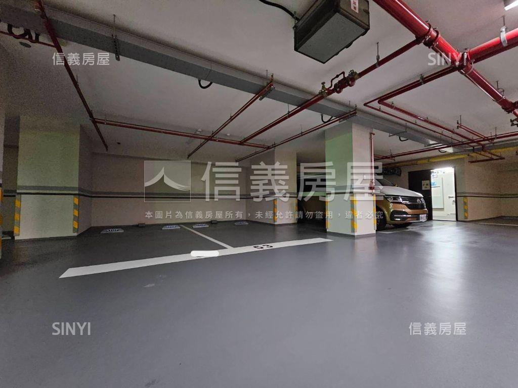 南京御邸高樓露臺豪邸Ａ房屋室內格局與周邊環境