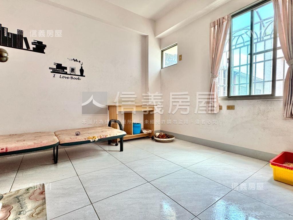 仁武大面寬車墅透天房屋室內格局與周邊環境