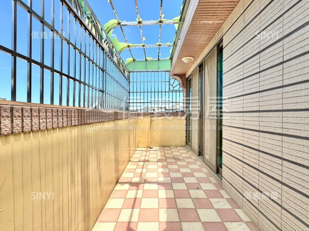 仁武大面寬車墅透天房屋室內格局與周邊環境