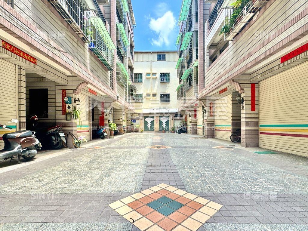 仁武大面寬車墅透天房屋室內格局與周邊環境