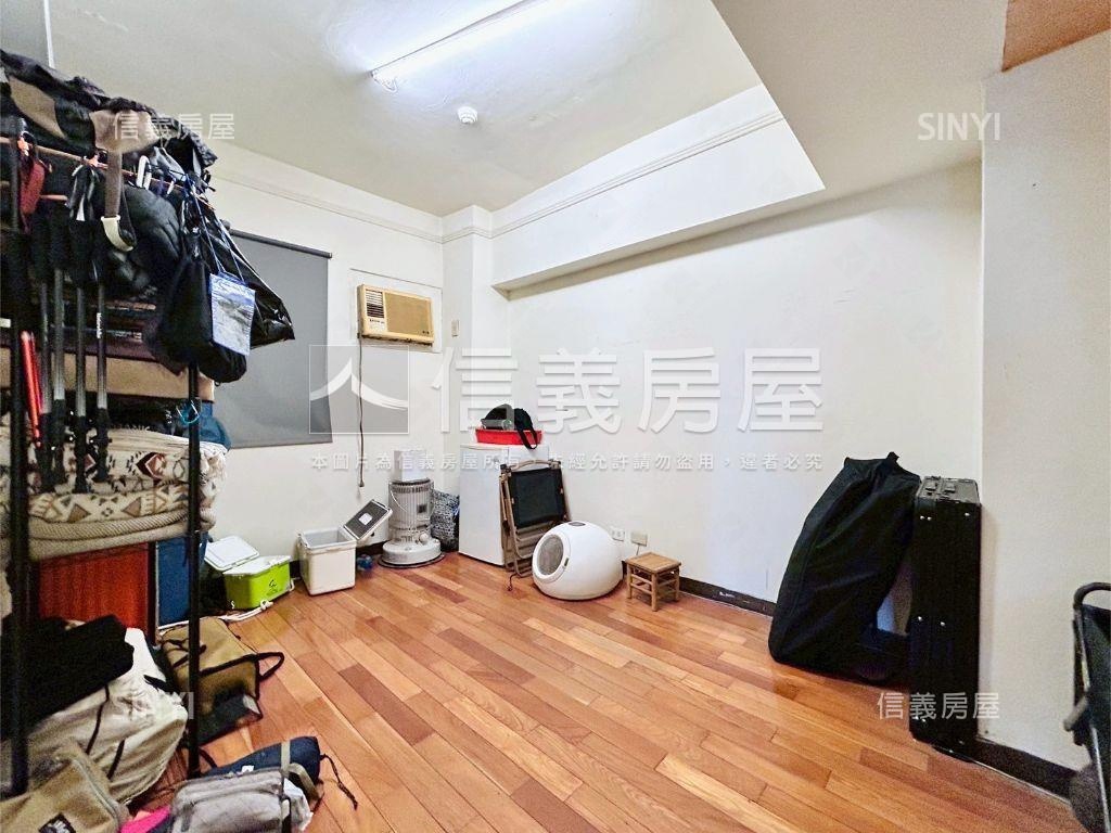 潭子四房雙併附車位讚房屋室內格局與周邊環境
