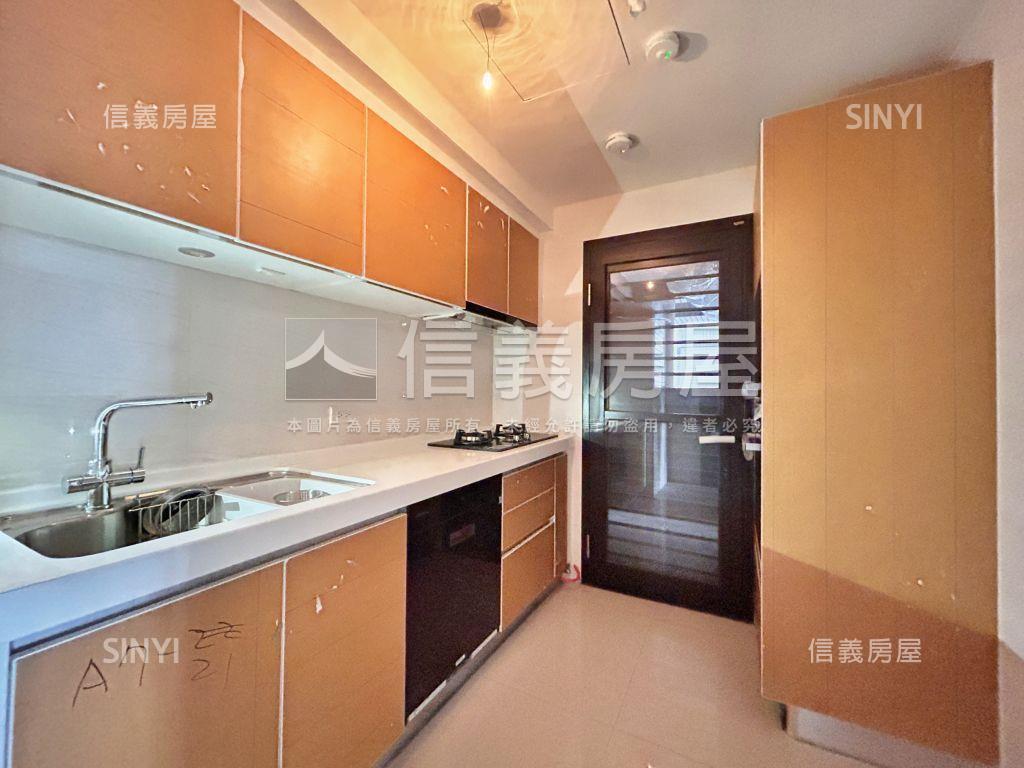 富宇上城高樓景觀３房房屋室內格局與周邊環境