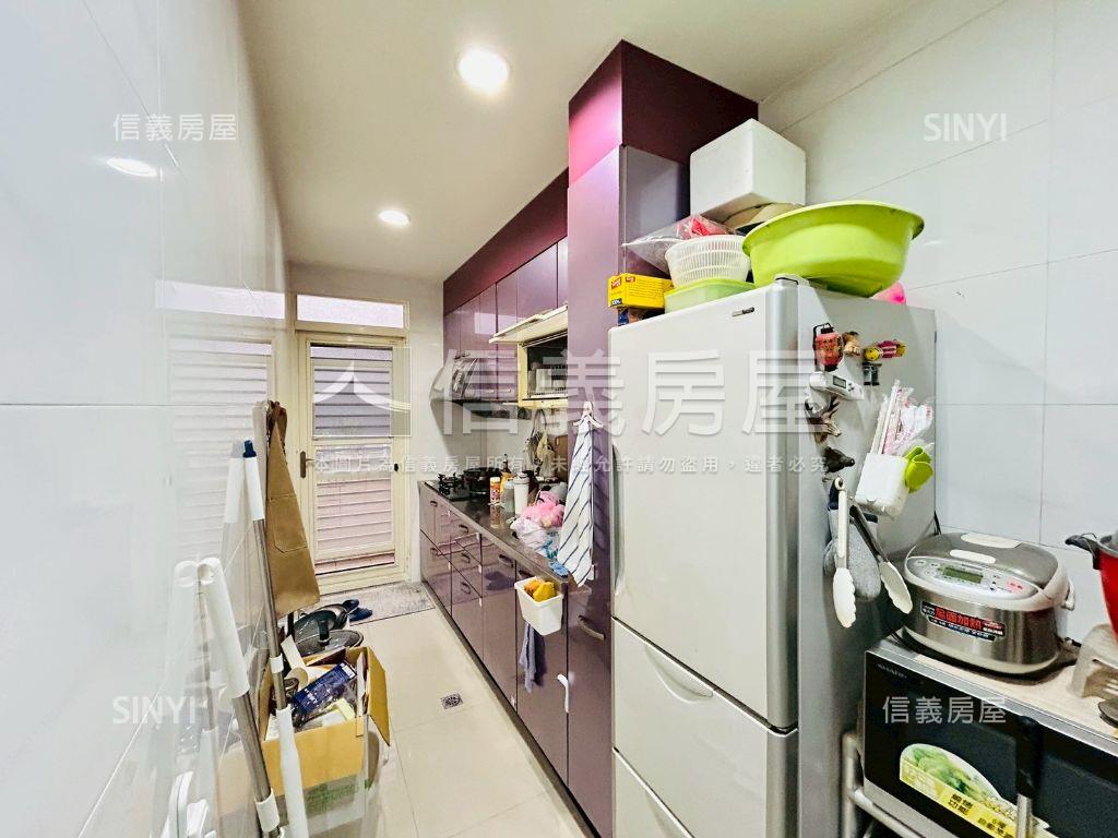 關渡水鳥朝南漂亮美三房房屋室內格局與周邊環境