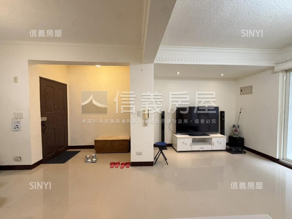 公園旁大空間低總價美宅房屋室內格局與周邊環境