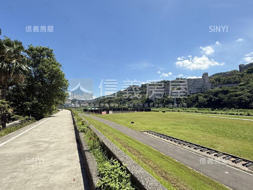 長堤雙囍挑高美屋房屋室內格局與周邊環境