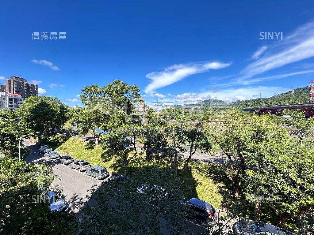 堤香水岸美四房車位房屋室內格局與周邊環境