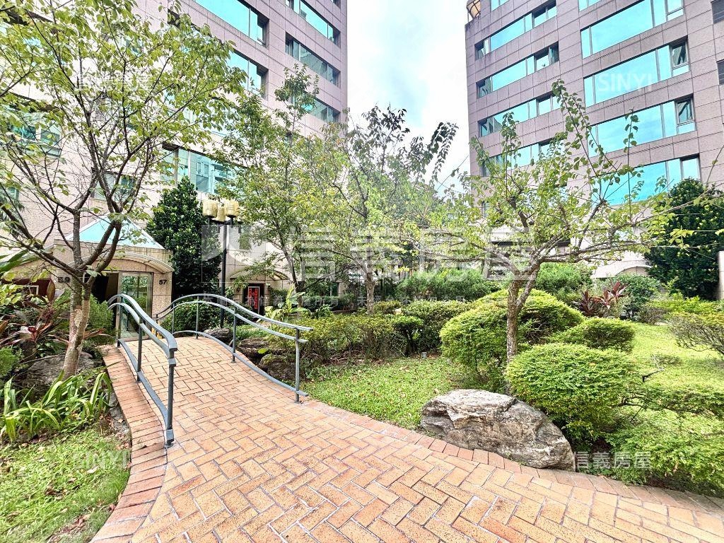 堤香水岸美四房車位房屋室內格局與周邊環境