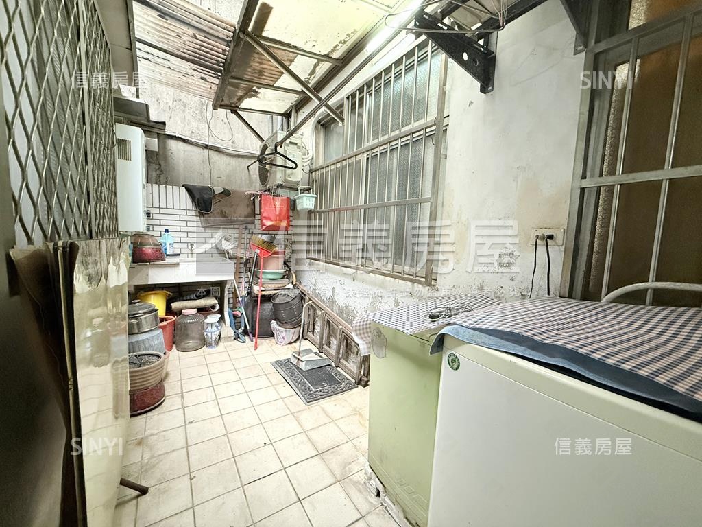 頂溪靜巷大空間車庫一樓房屋室內格局與周邊環境