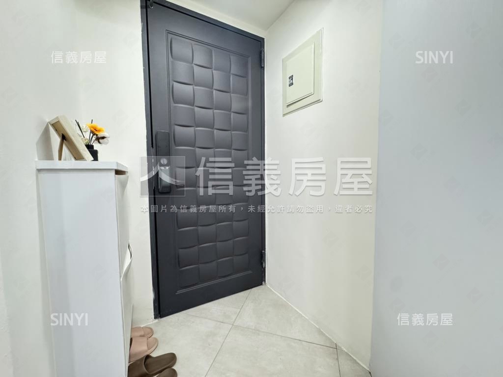 鹽埕愛河畔精裝美１＋１房房屋室內格局與周邊環境