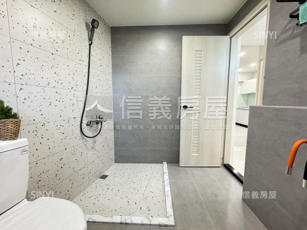 鹽埕愛河畔精裝美１＋１房房屋室內格局與周邊環境