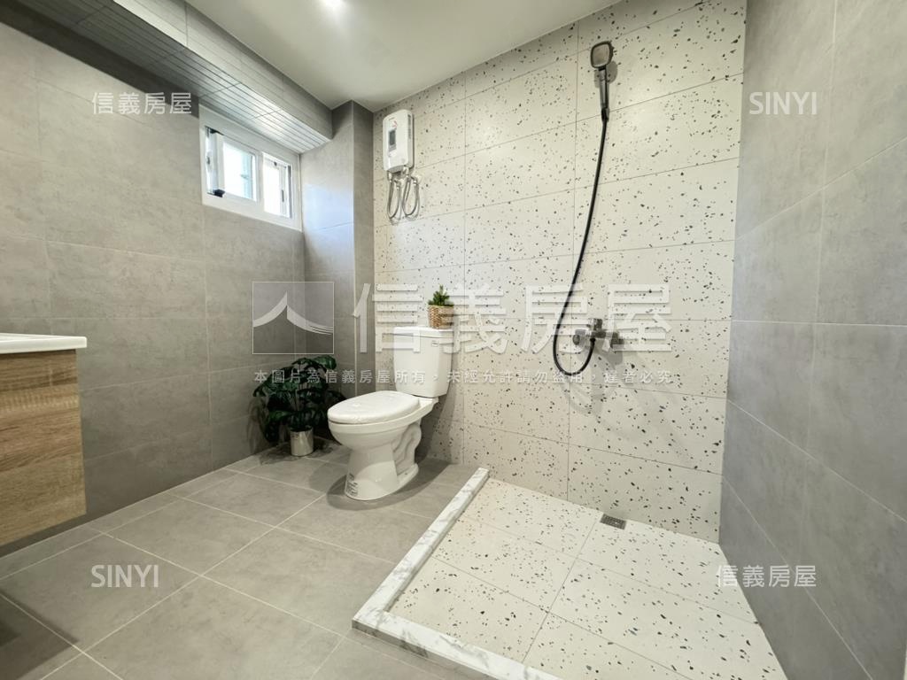 鹽埕愛河畔精裝美１＋１房房屋室內格局與周邊環境