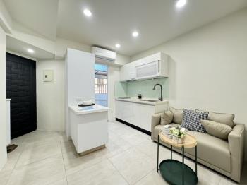 鹽埕愛河畔精裝美１＋１房