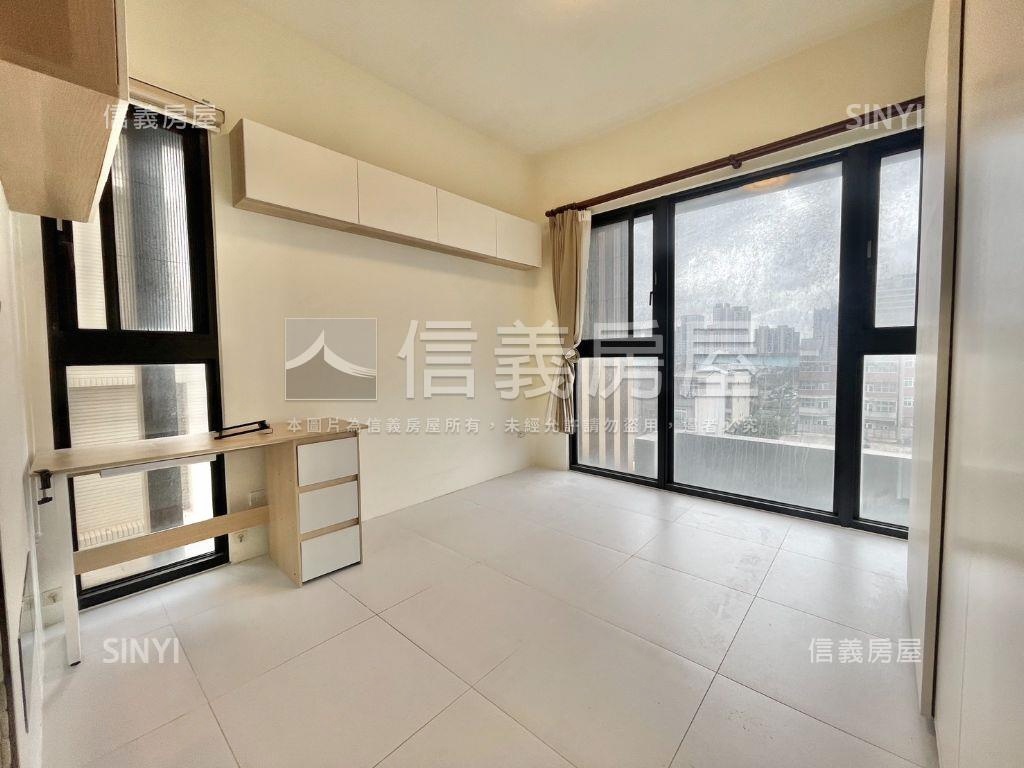 米蘭達面洽溪路３房車位房屋室內格局與周邊環境