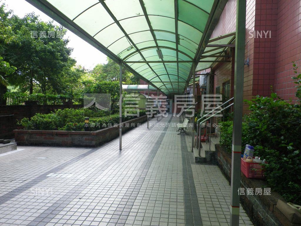 公園第一樓雙併大五房房屋室內格局與周邊環境