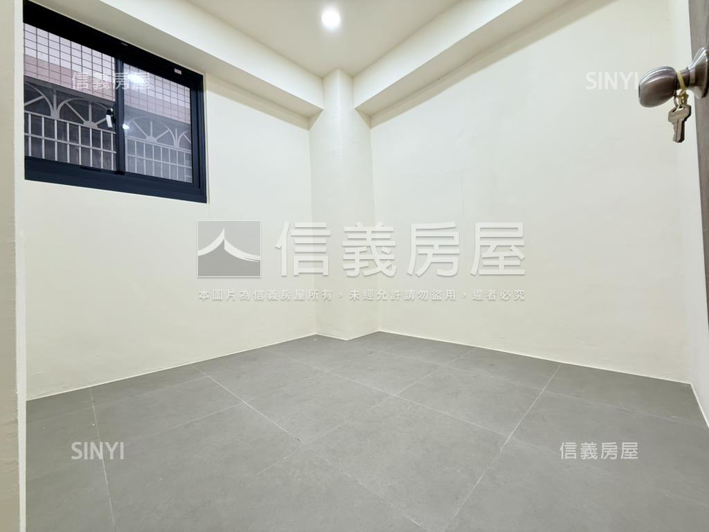大里精華商圈全新整理兩房房屋室內格局與周邊環境