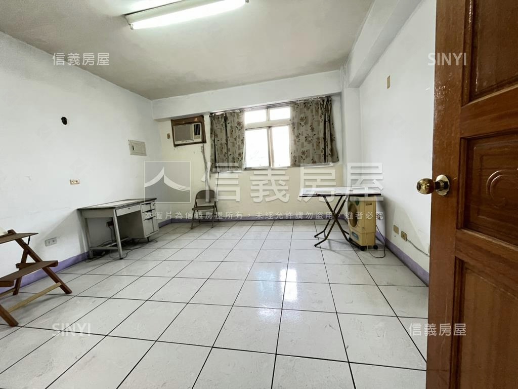 中正路前後臨路大店面房屋室內格局與周邊環境