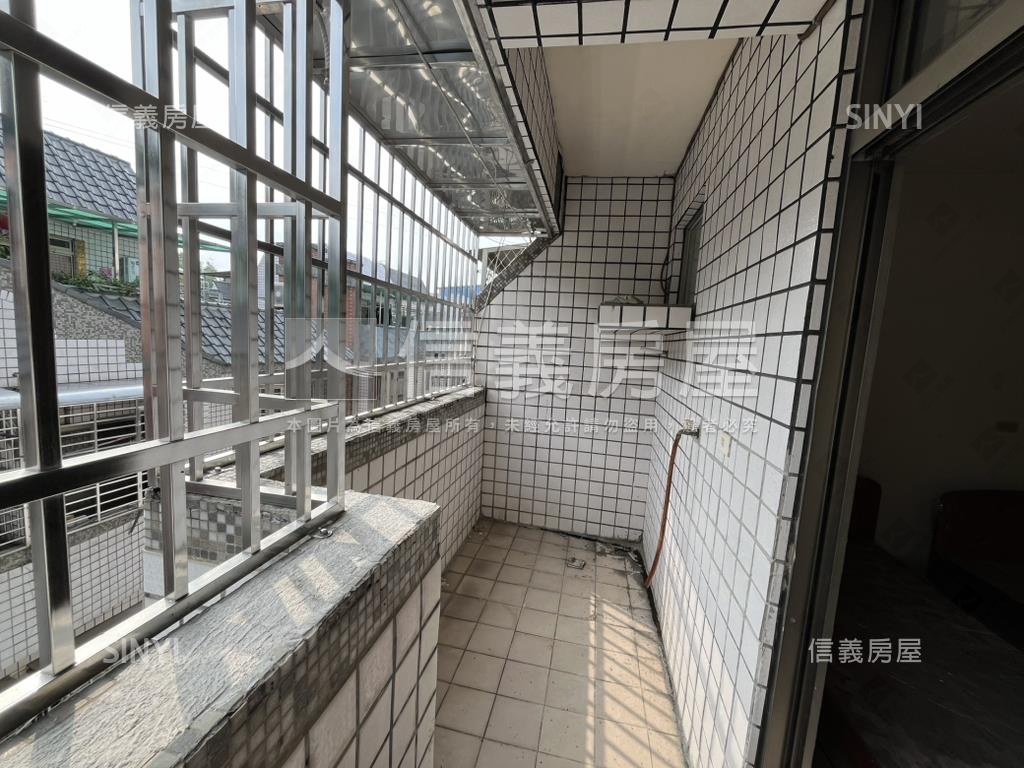 中正路前後臨路大店面房屋室內格局與周邊環境