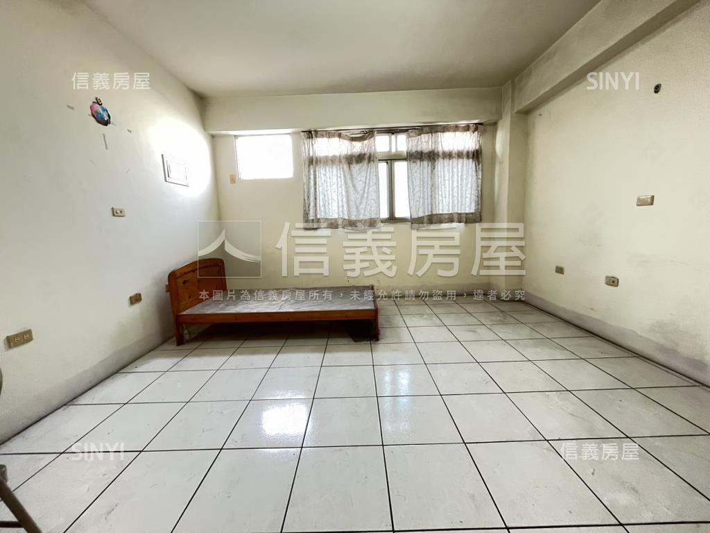 中正路前後臨路大店面房屋室內格局與周邊環境