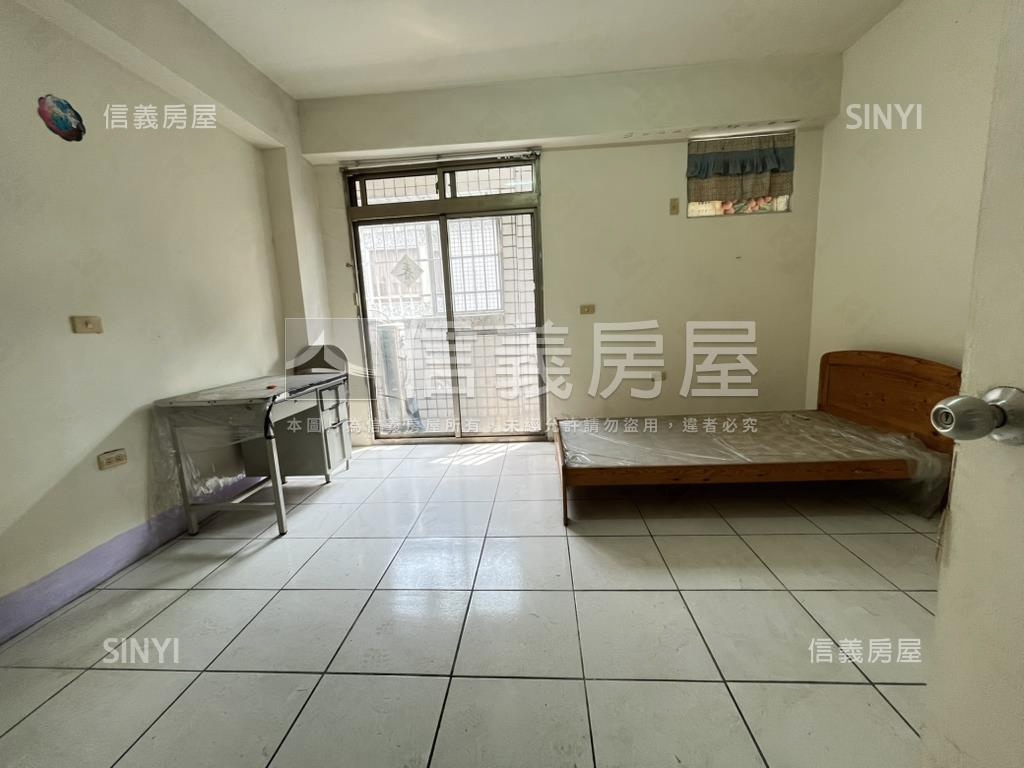 中正路前後臨路大店面房屋室內格局與周邊環境