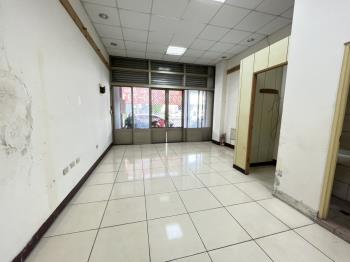 中正路前後臨路大店面