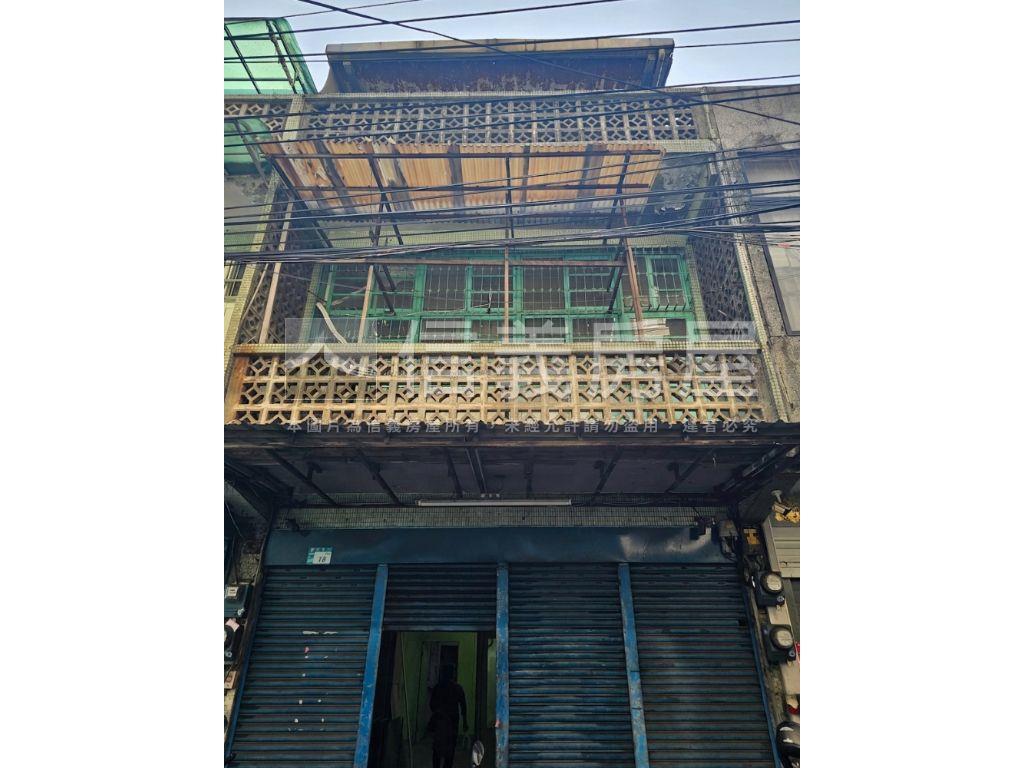 忠孝路透天房屋室內格局與周邊環境