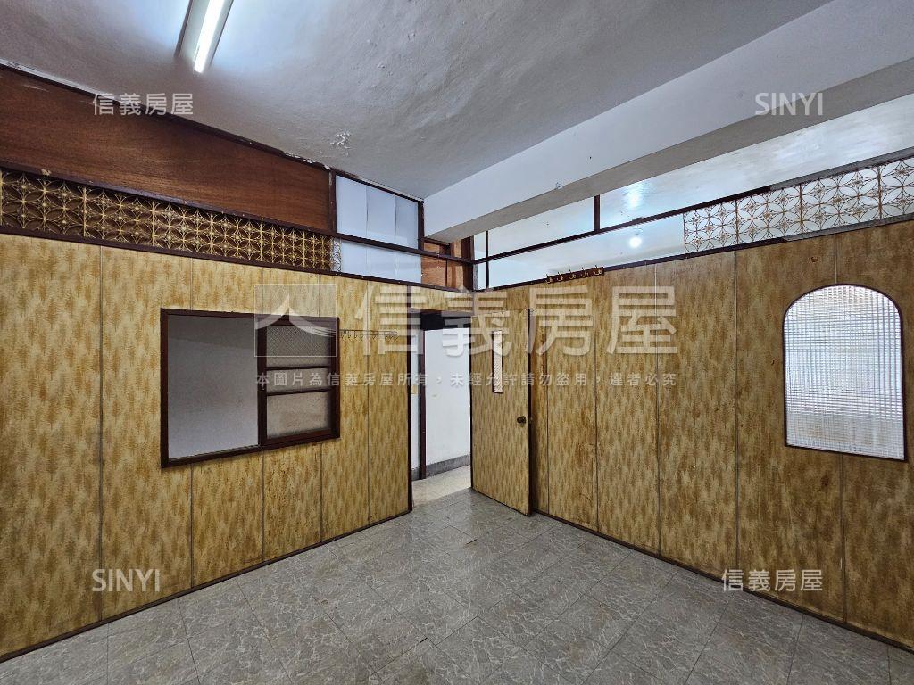 忠孝路透天房屋室內格局與周邊環境